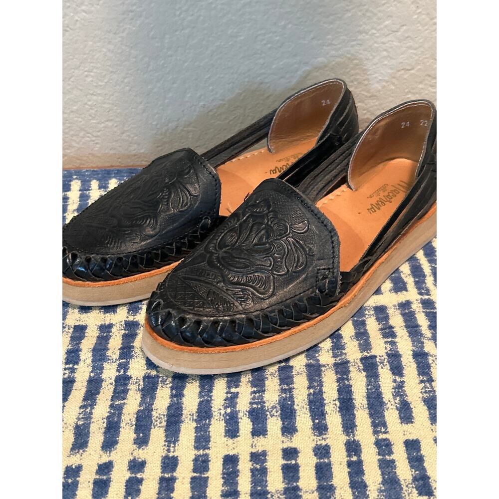 Black Leather Rose Huaraches Espadrilles - Picture 3 of 8